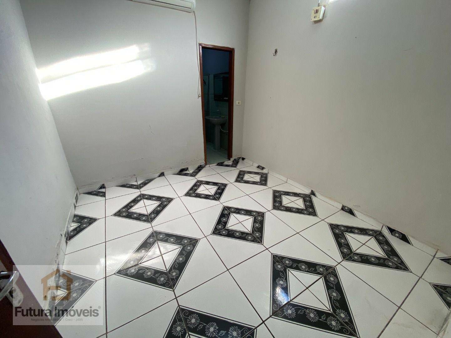 Casa à venda com 3 quartos, 75m² - Foto 14