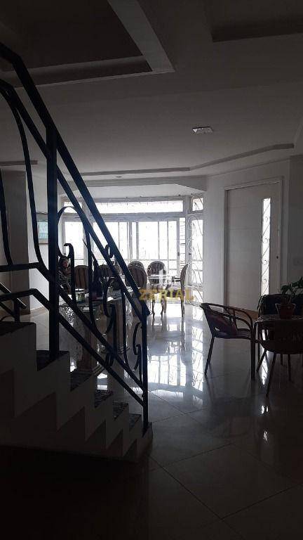 Sobrado à venda com 3 quartos, 274m² - Foto 3