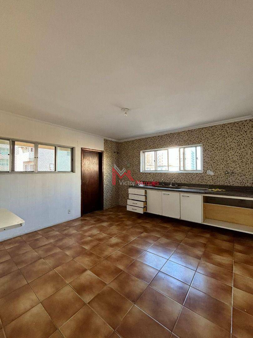 Cobertura para alugar com 3 quartos, 254m² - Foto 22