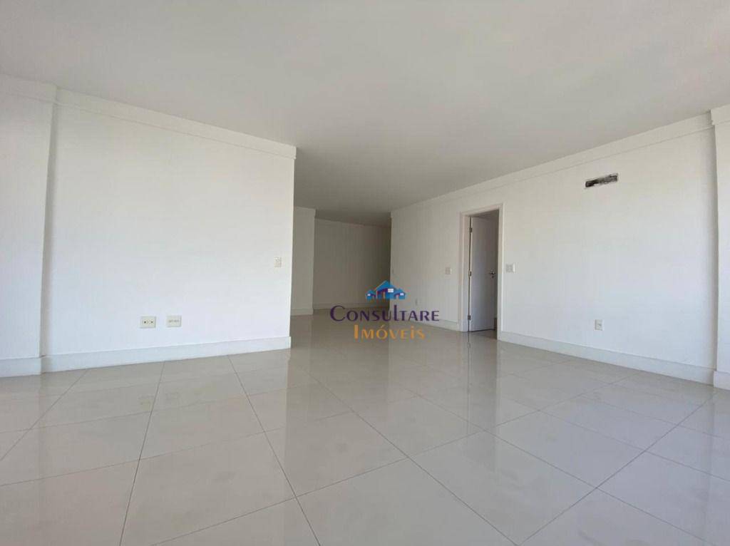 Apartamento à venda com 4 quartos, 230m² - Foto 6