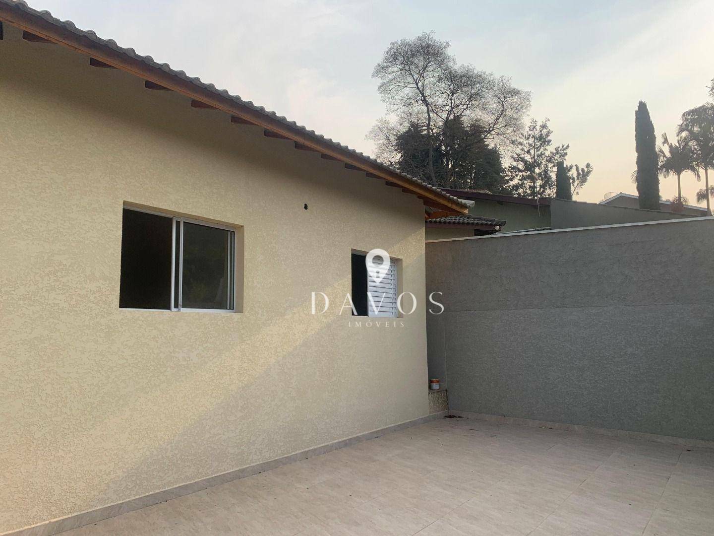 Casa à venda com 4 quartos, 95m² - Foto 1