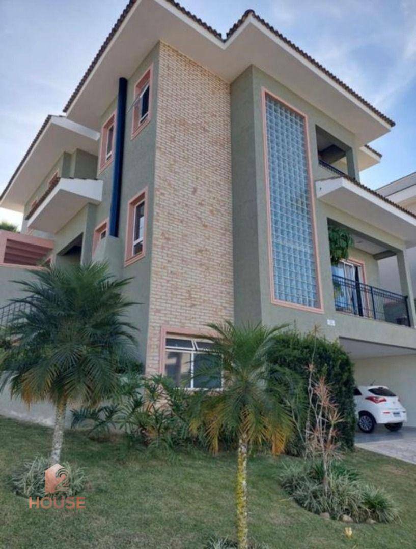 Casa de Condomínio para alugar com 2 quartos, 300m² - Foto 1