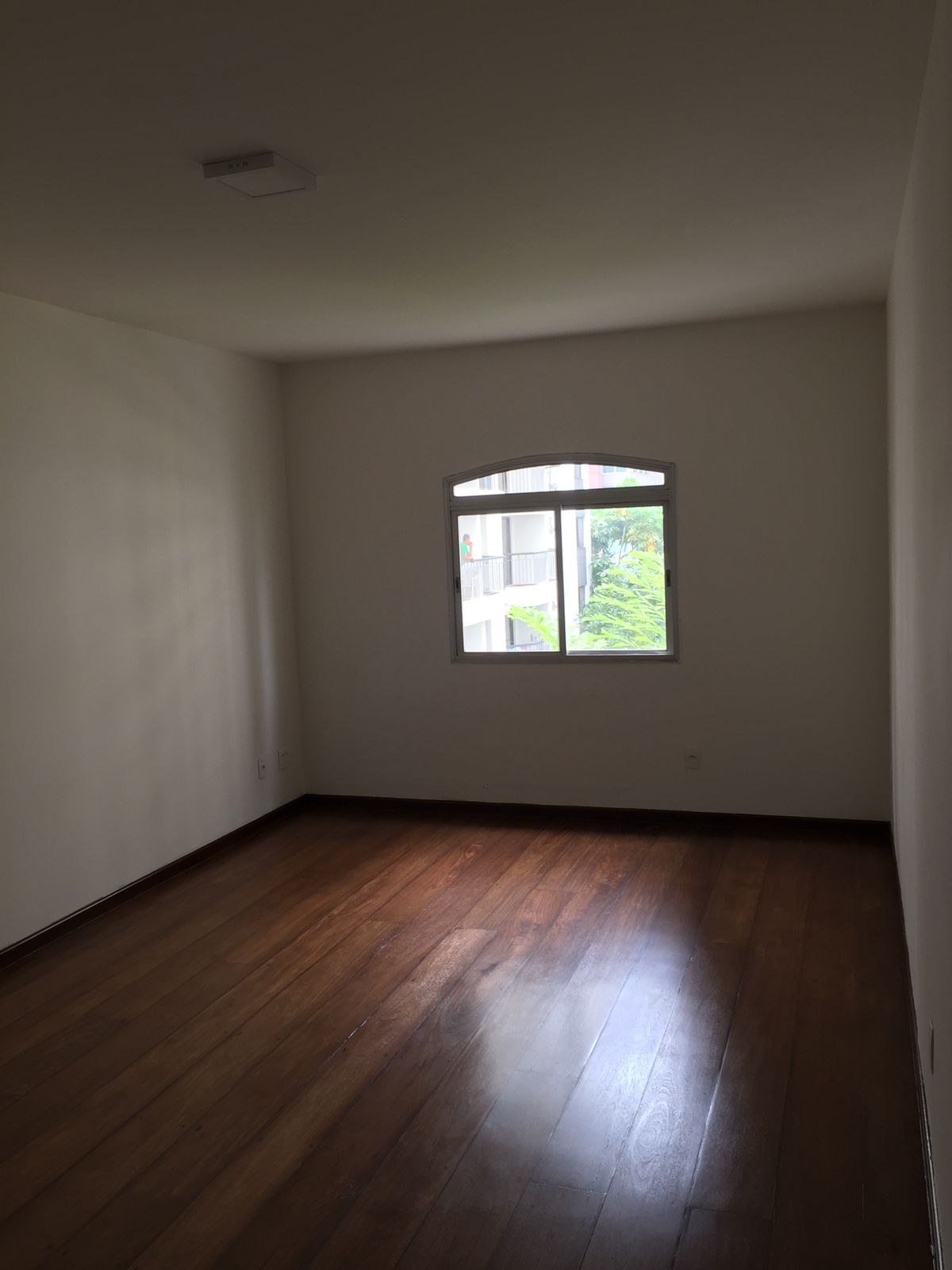 Apartamento à venda com 2 quartos, 100m² - Foto 3