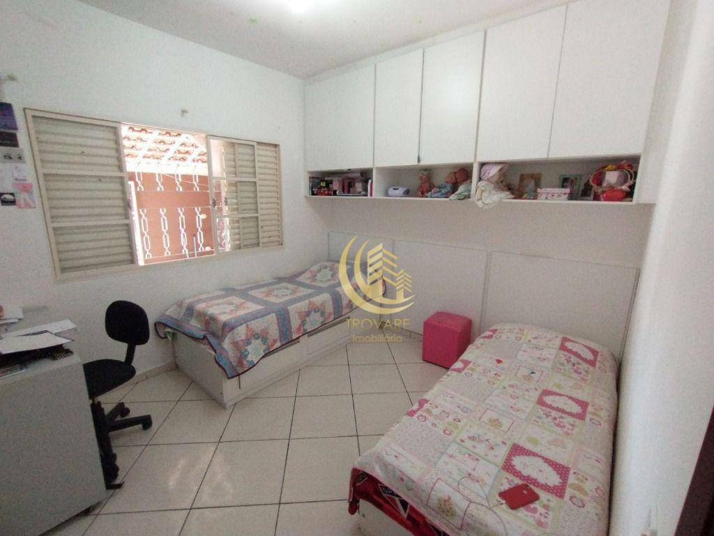 Casa à venda com 3 quartos, 100m² - Foto 2