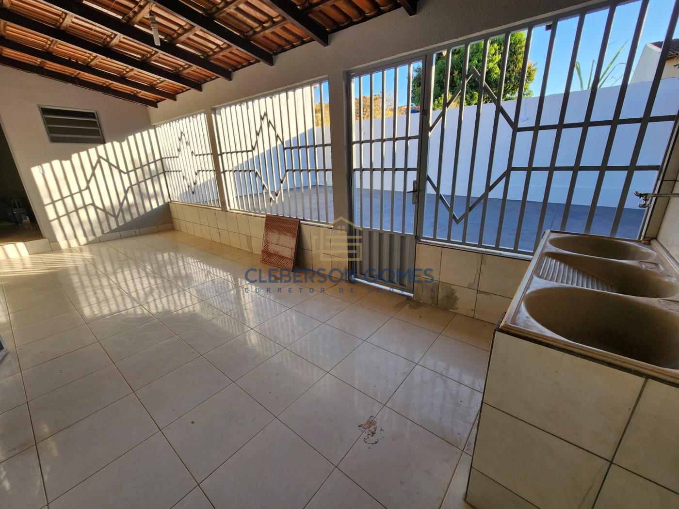Casa à venda com 3 quartos, 360m² - Foto 15