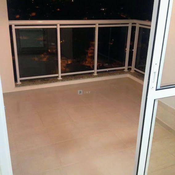 Apartamento à venda com 2 quartos, 65m² - Foto 2