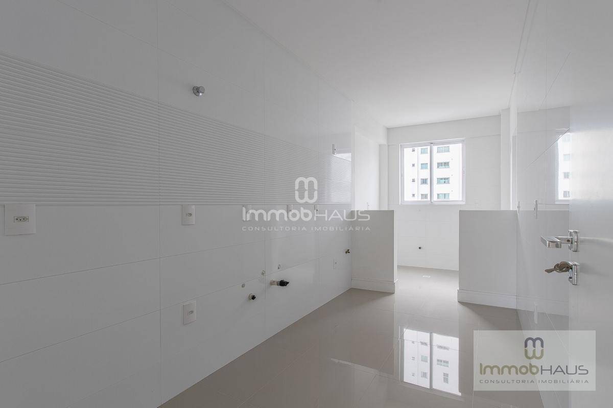 Apartamento à venda com 3 quartos, 122m² - Foto 12