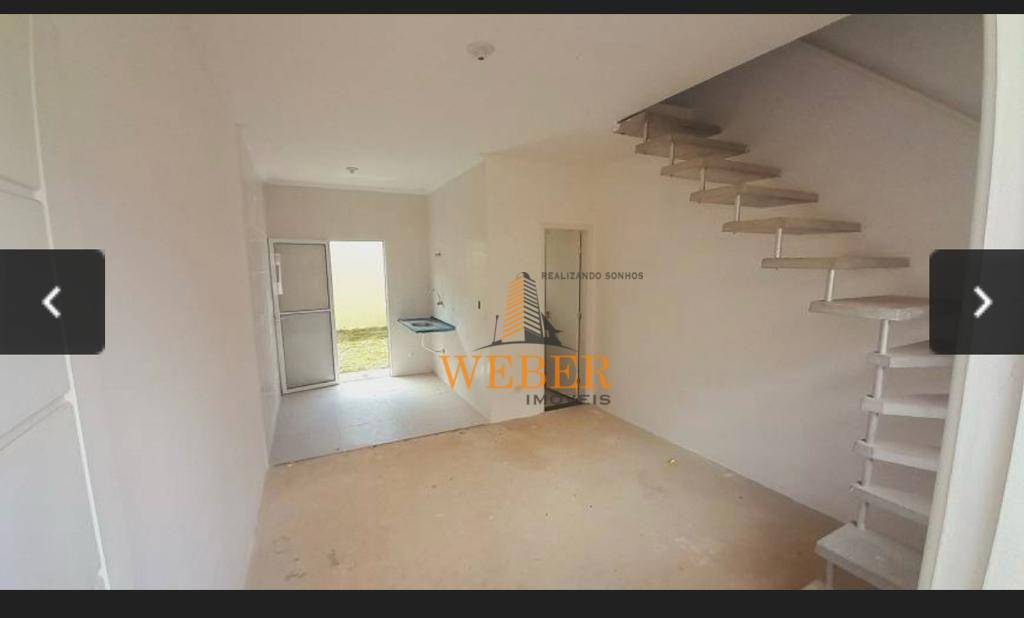 Casa à venda com 2 quartos, 60m² - Foto 19