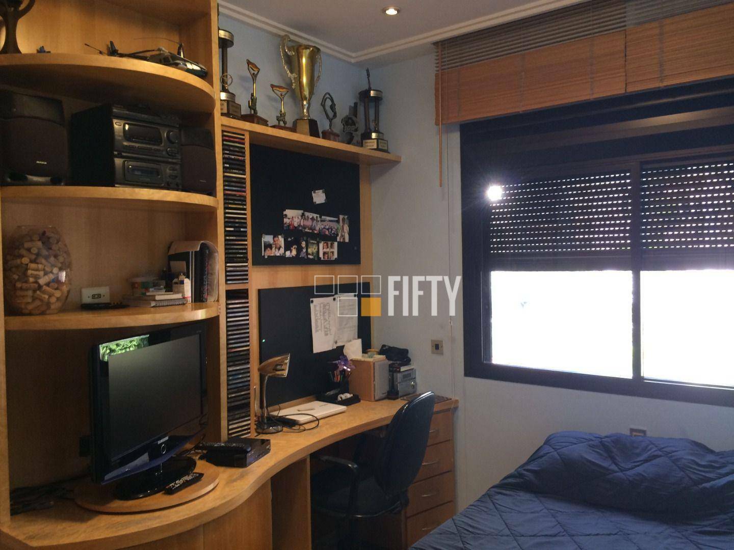 Apartamento à venda com 4 quartos, 275m² - Foto 19