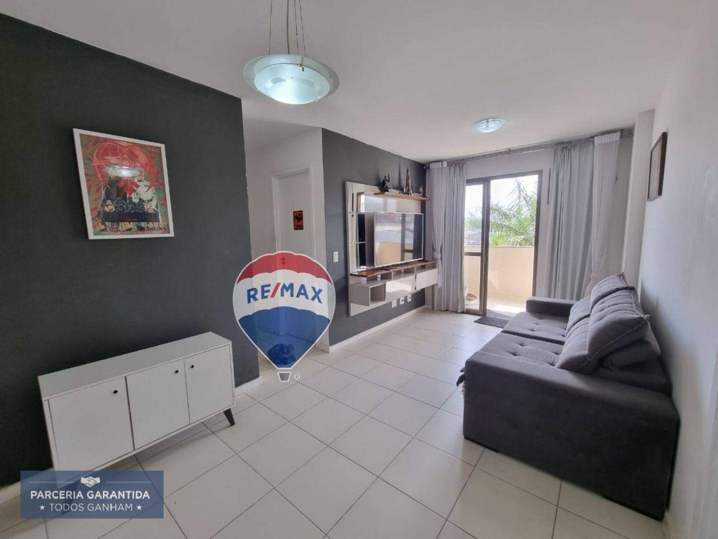 Apartamento à venda com 2 quartos, 75m² - Foto 1