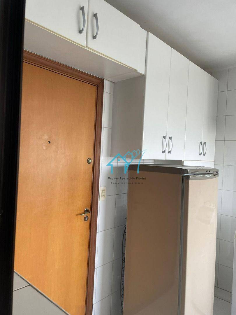 Apartamento para alugar com 3 quartos, 120m² - Foto 14