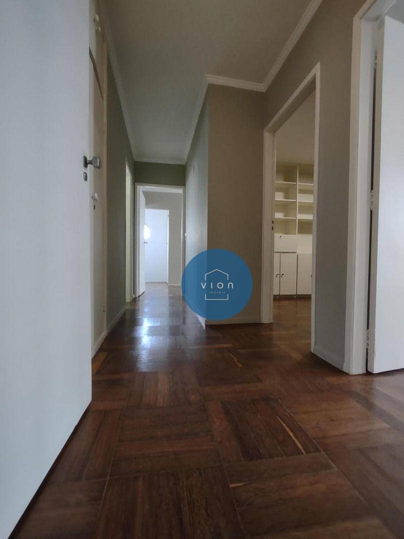 Apartamento para alugar com 3 quartos, 135m² - Foto 10