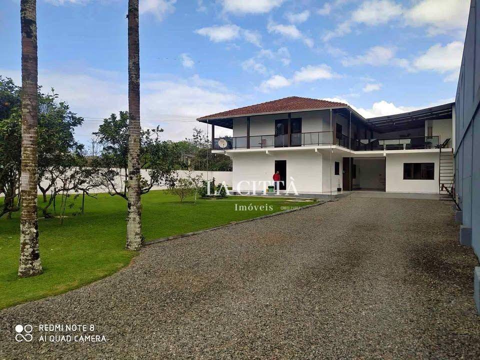 Casa, 3 quartos, 240 m² - Foto 1