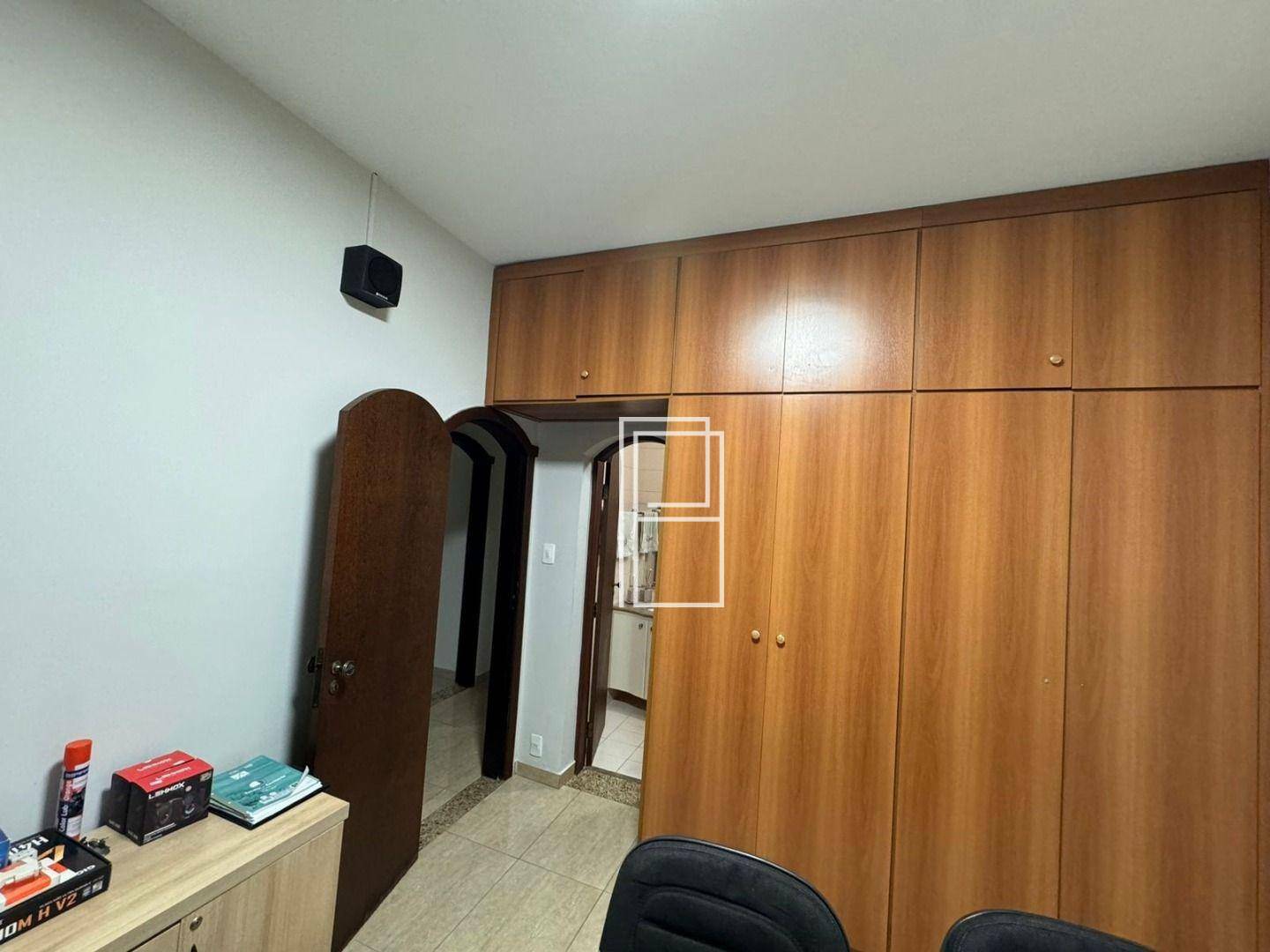 Casa à venda com 3 quartos, 300m² - Foto 15