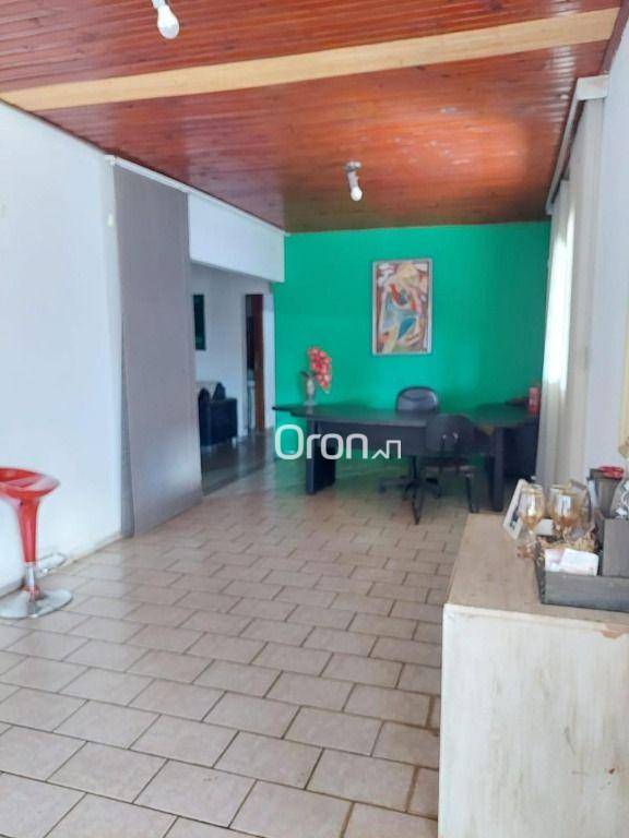 Casa à venda com 3 quartos, 174m² - Foto 2