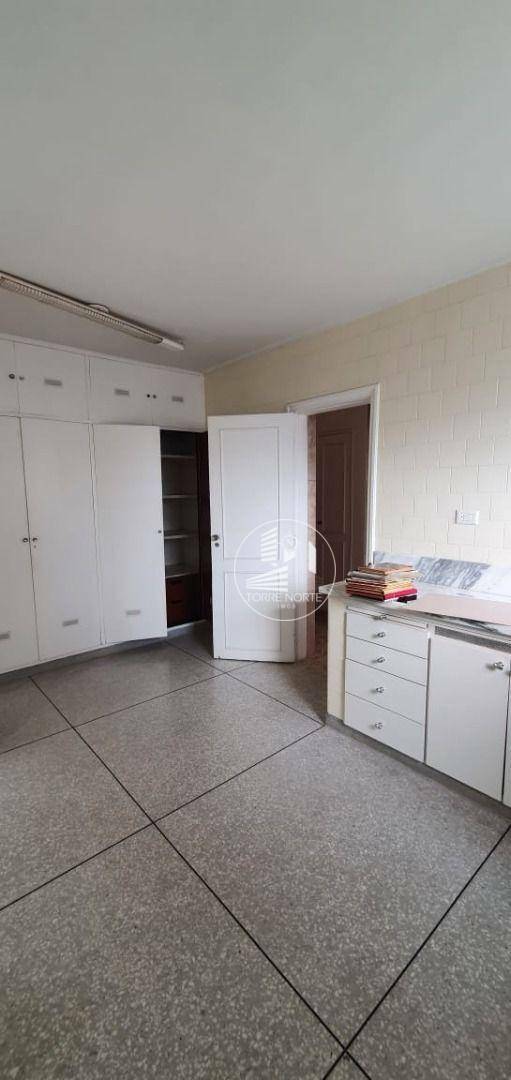 Apartamento à venda com 3 quartos, 256m² - Foto 45