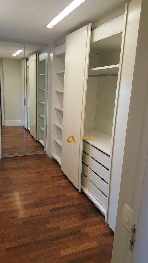 Apartamento para alugar com 3 quartos, 202m² - Foto 10