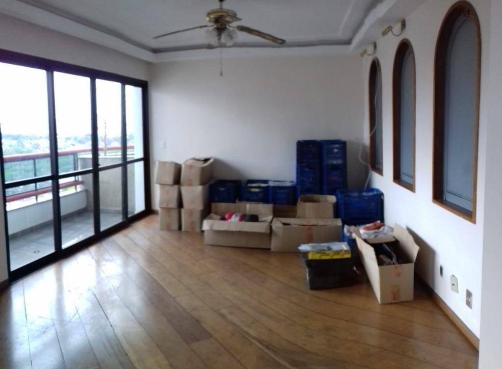 Apartamento à venda com 3 quartos, 147m² - Foto 4