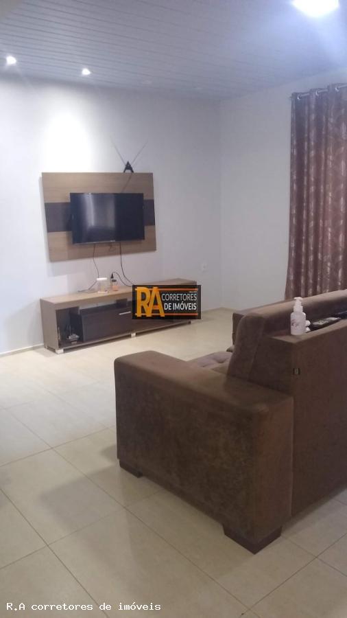 Casa à venda com 1 quarto, 300m² - Foto 1