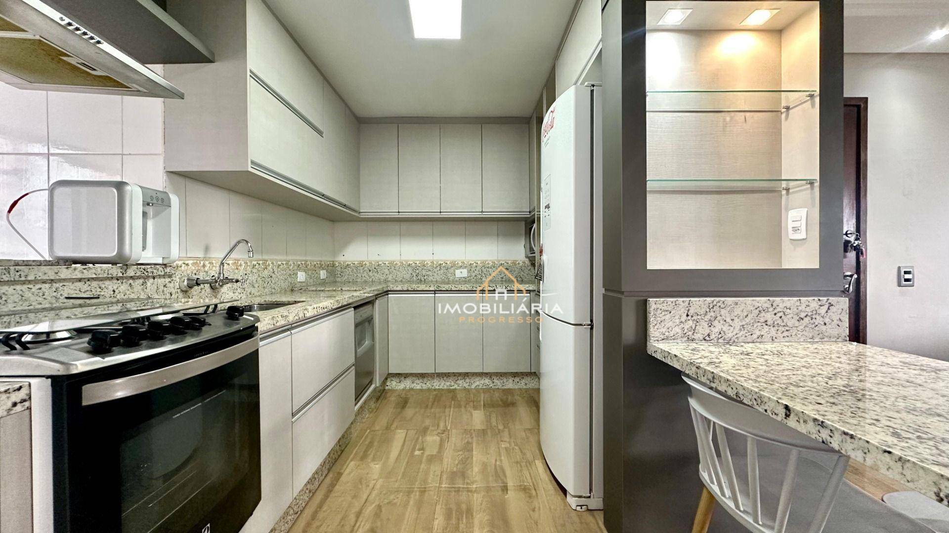 Apartamento para alugar com 2 quartos, 90m² - Foto 10