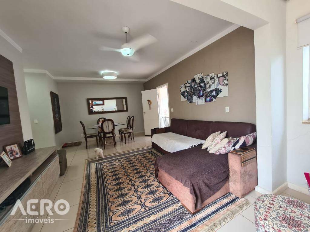 Casa de Condomínio à venda com 3 quartos, 160m² - Foto 1