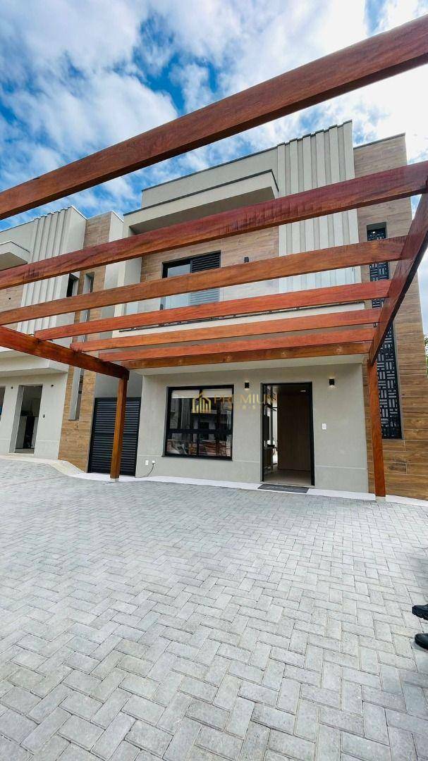 Sobrado à venda com 3 quartos, 134m² - Foto 1