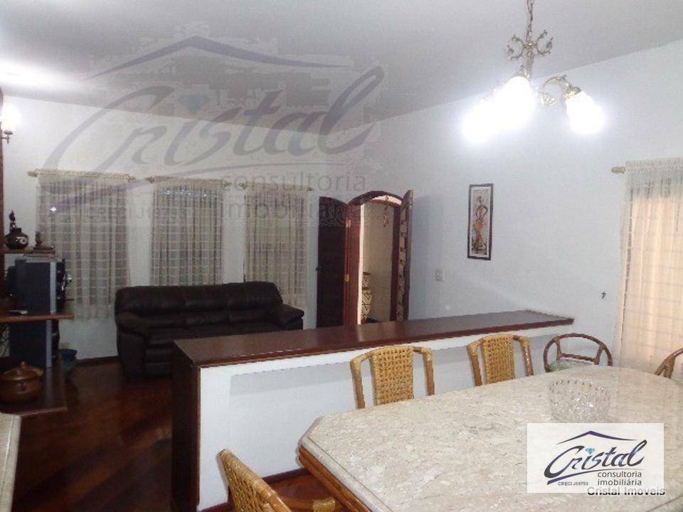 Casa à venda com 4 quartos, 200m² - Foto 1