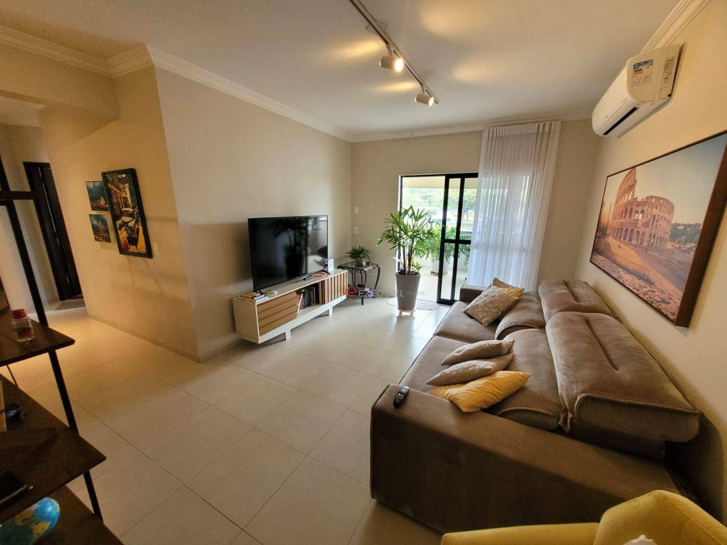 Apartamento à venda com 3 quartos, 121m² - Foto 1