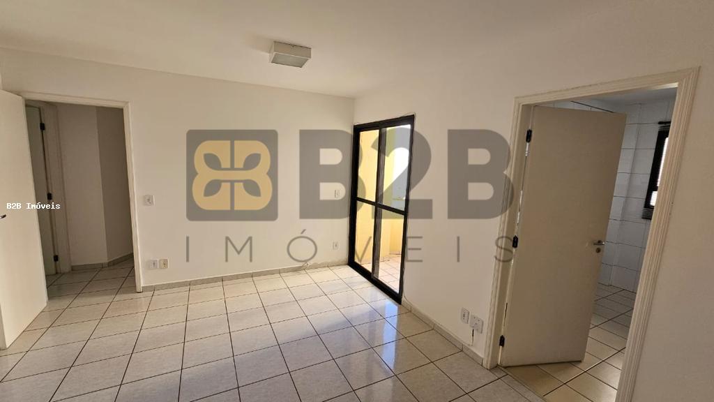 Apartamento à venda com 3 quartos, 76m² - Foto 2