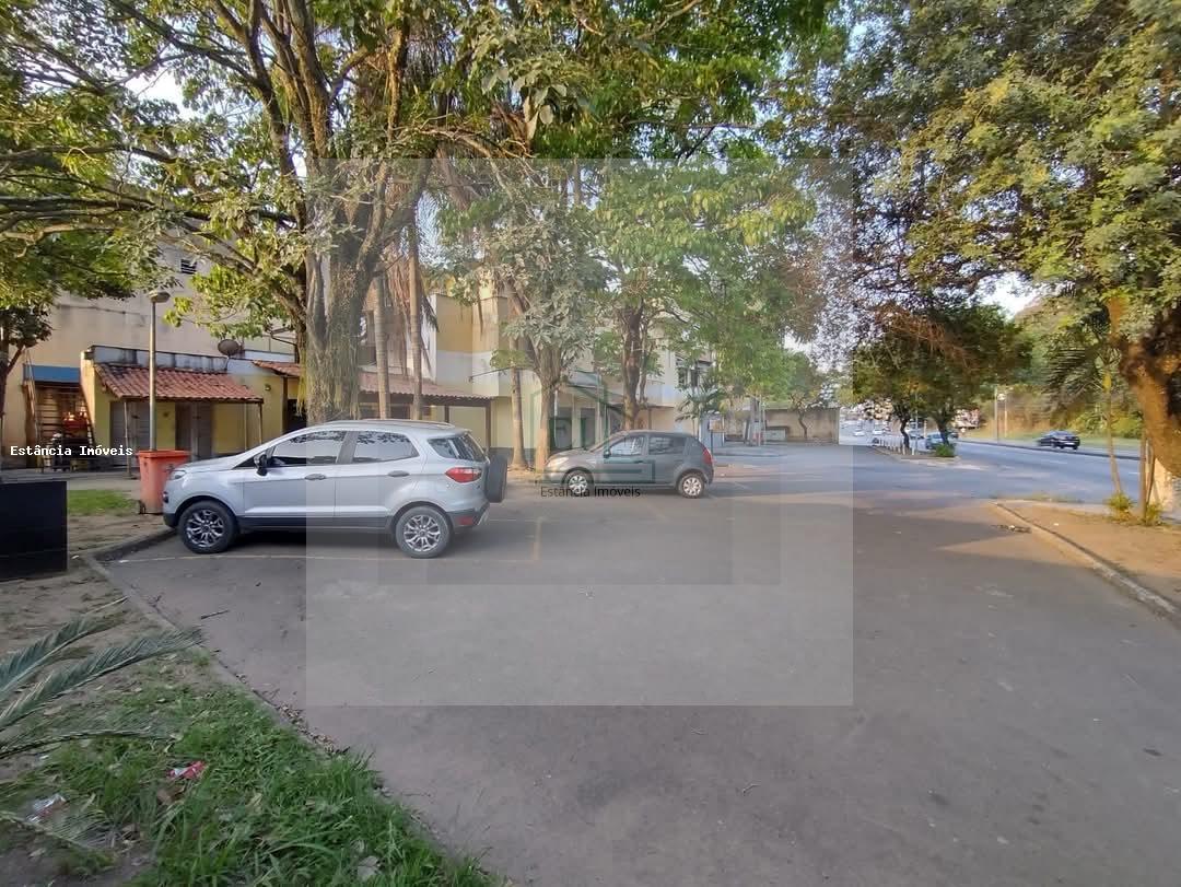 Casa à venda com 2 quartos, 100m² - Foto 1