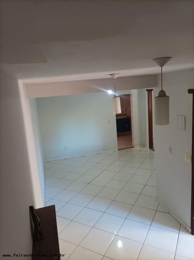 Casa à venda com 3 quartos, 148m² - Foto 2