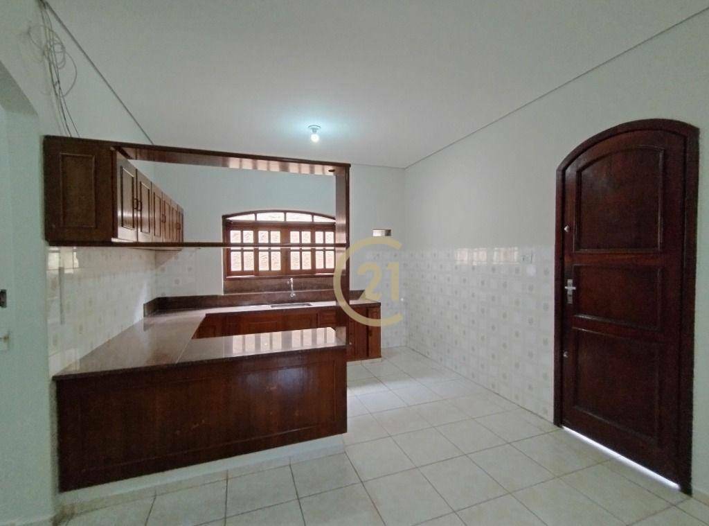 Casa à venda com 2 quartos, 173m² - Foto 11