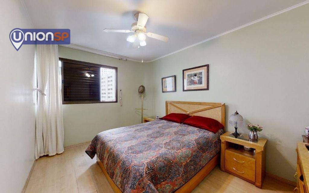 Apartamento à venda com 3 quartos, 209m² - Foto 8