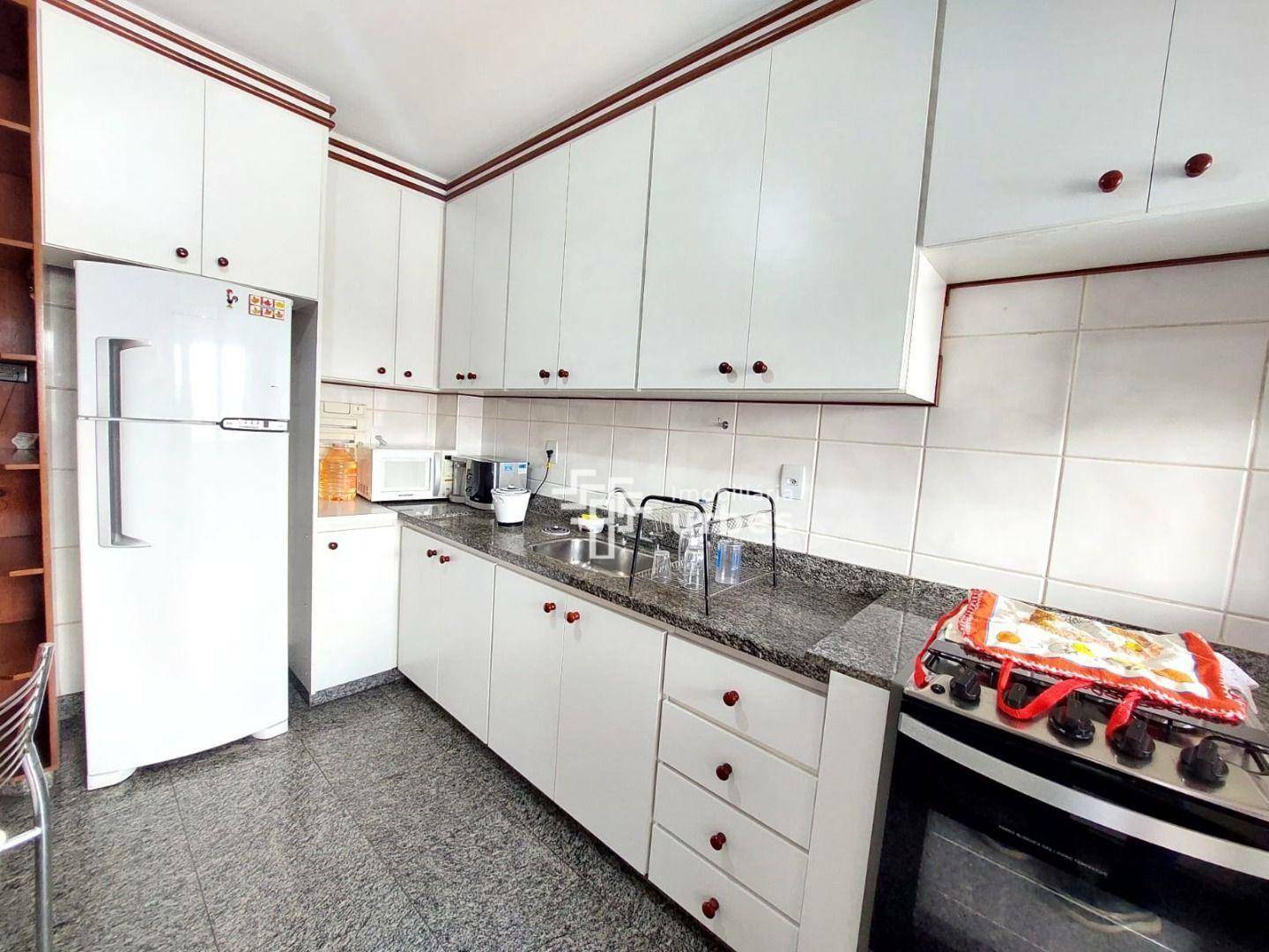 Apartamento para alugar com 3 quartos, 133m² - Foto 5