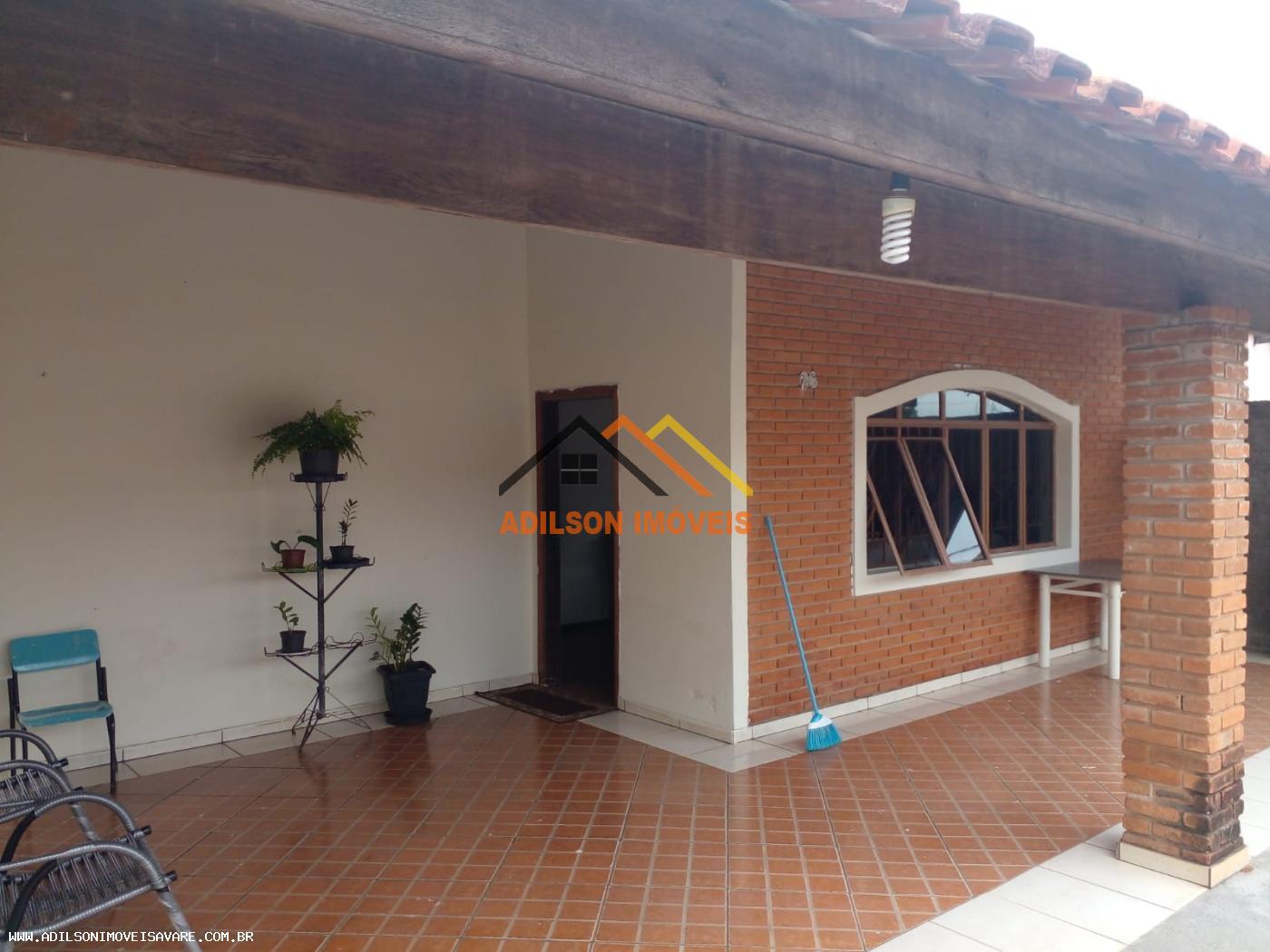 Casa à venda com 2 quartos, 166m² - Foto 1