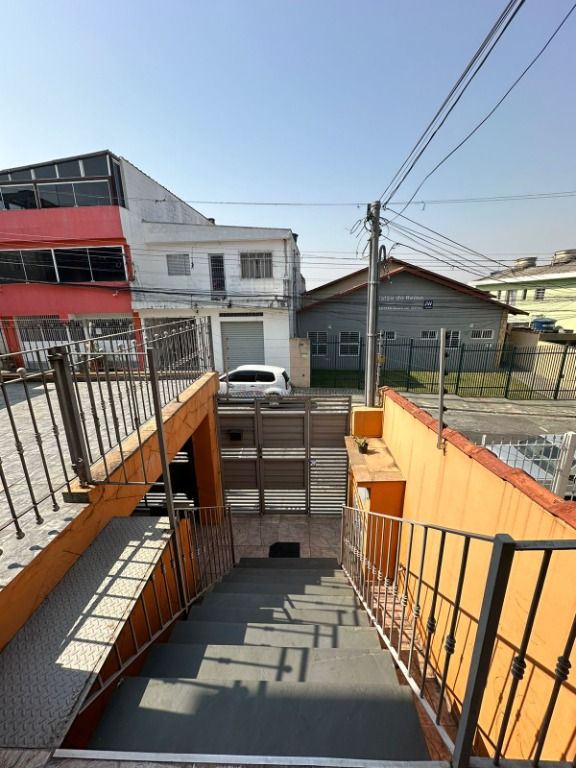 Sobrado à venda com 2 quartos, 300m² - Foto 2