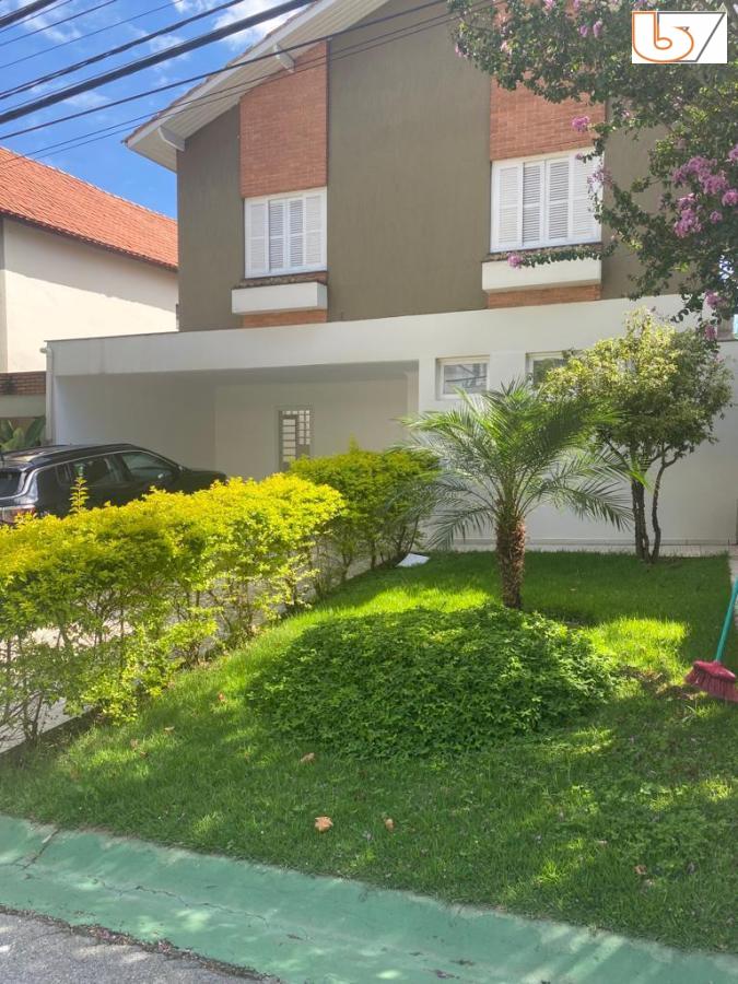 Casa de Condomínio à venda com 4 quartos, 306m² - Foto 1