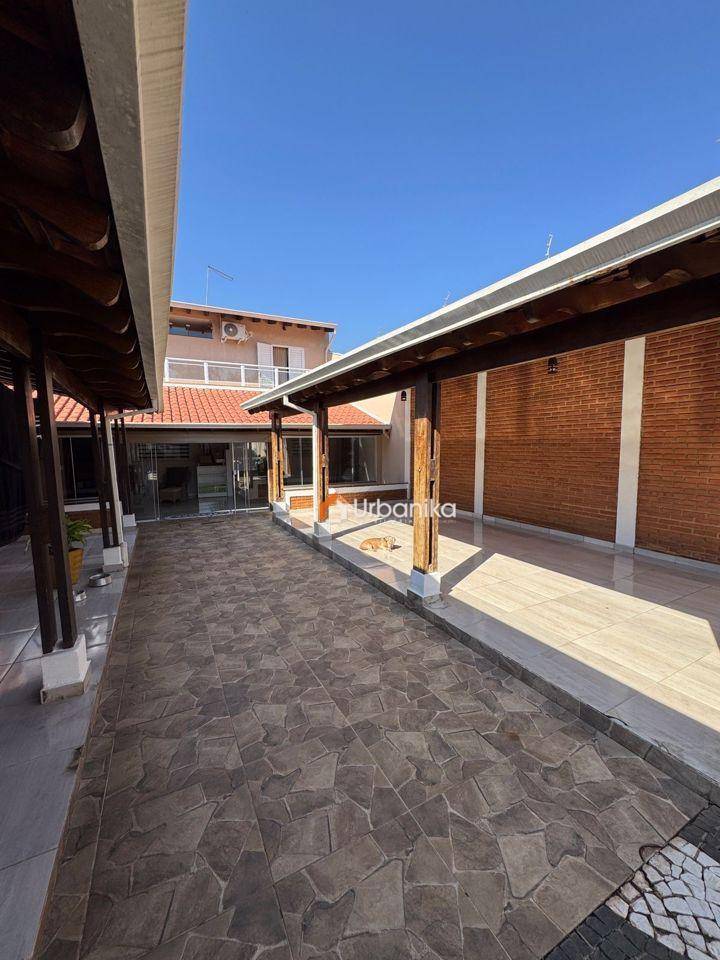 Casa, 2 quartos, 160 m² - Foto 1