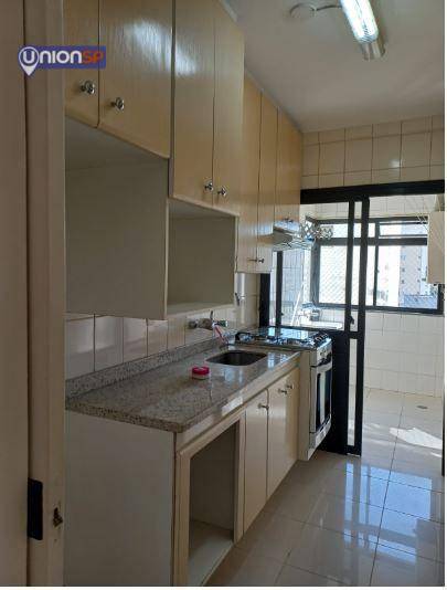 Apartamento à venda com 2 quartos, 70m² - Foto 18