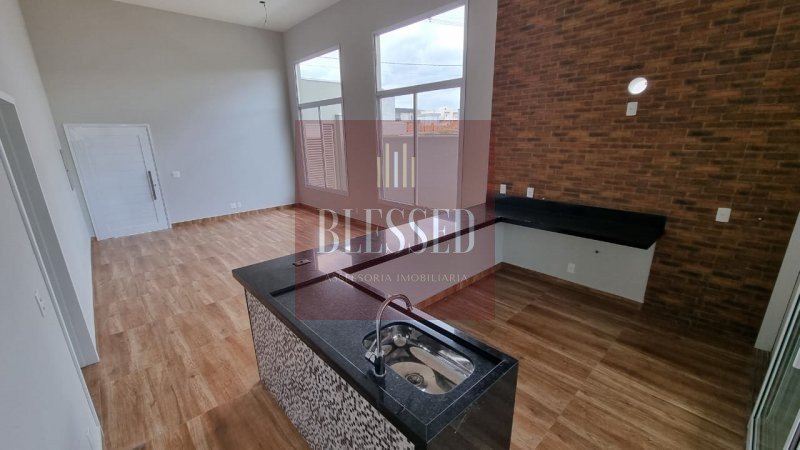 Casa à venda com 3 quartos, 156m² - Foto 3