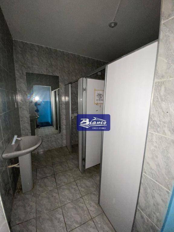 Sobrado à venda e aluguel com 4 quartos, 250m² - Foto 28