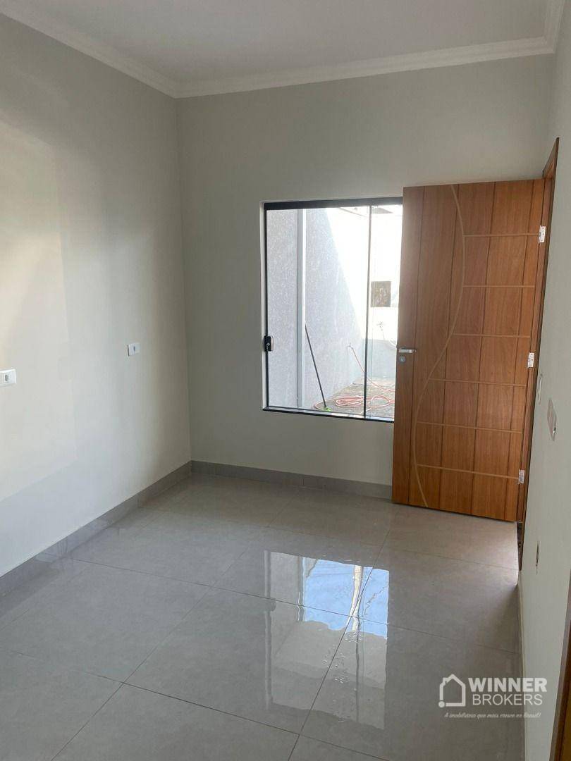 Casa à venda com 3 quartos, 81m² - Foto 4