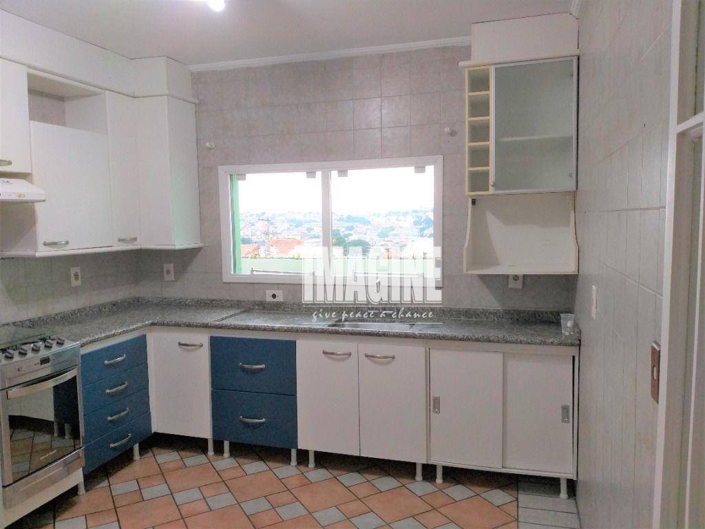 Sobrado à venda com 3 quartos, 150m² - Foto 2