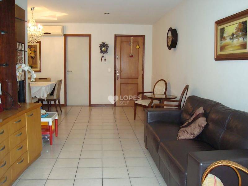 Apartamento à venda com 3 quartos, 123m² - Foto 2