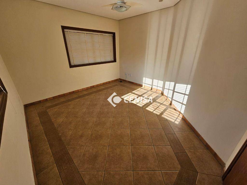 Chácara à venda com 4 quartos, 931m² - Foto 47