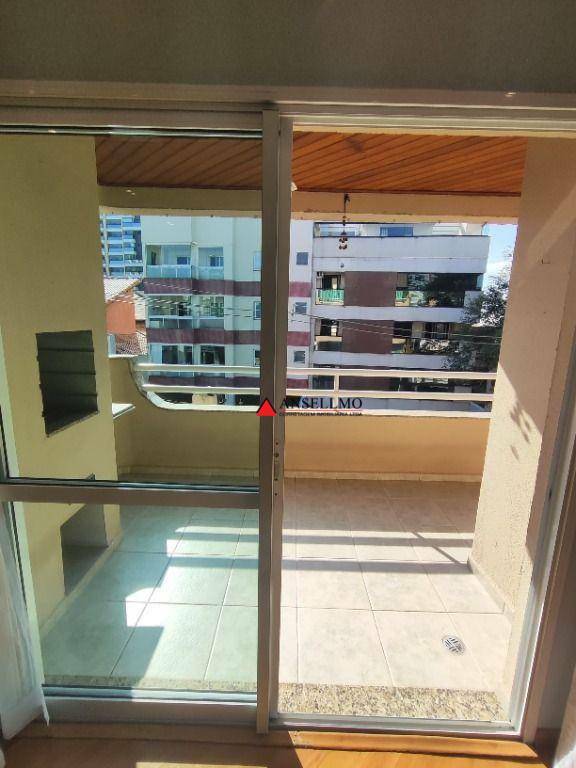 Apartamento para alugar com 3 quartos, 107m² - Foto 5