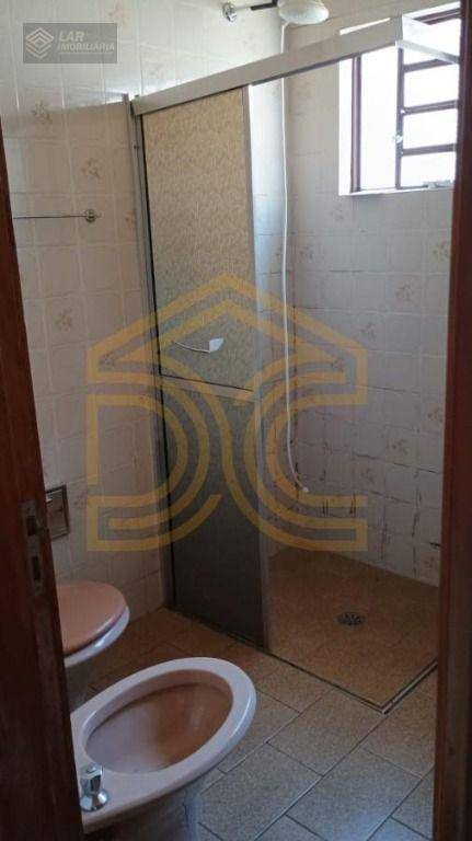 Casa para alugar com 3 quartos, 263m² - Foto 15