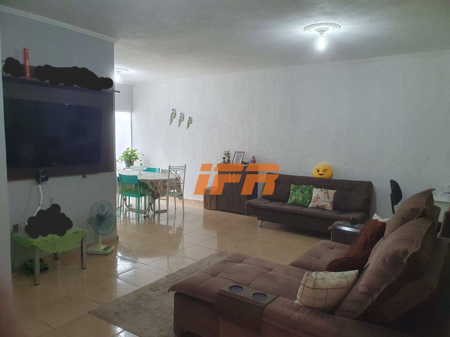 Casa à venda com 3 quartos, 173m² - Foto 1