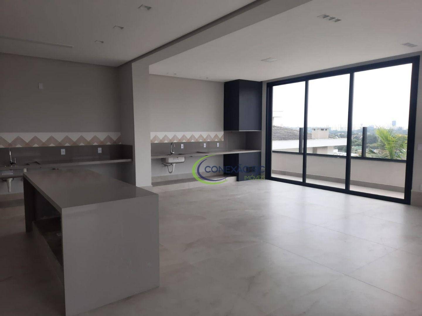 Sobrado à venda com 4 quartos, 388m² - Foto 1