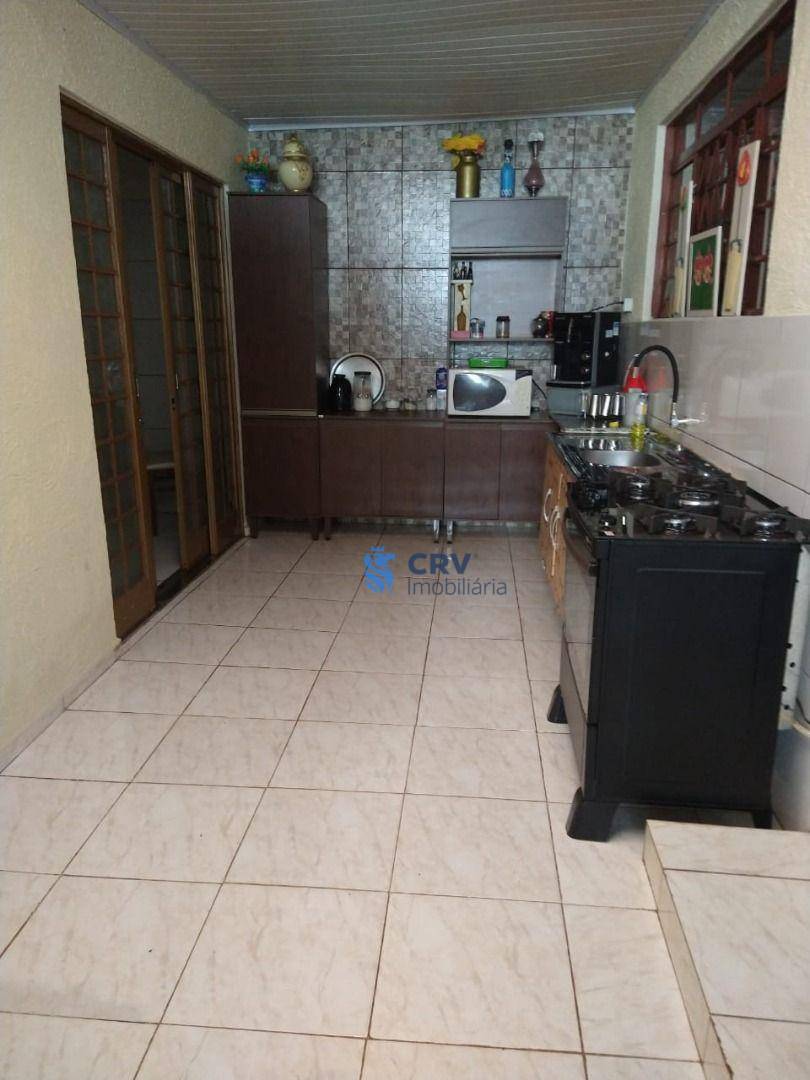 Casa à venda com 5 quartos, 200m² - Foto 10